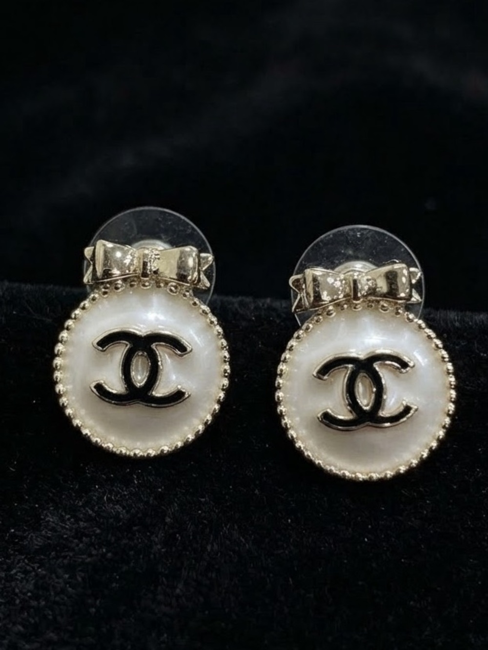 White Pearl-Inlay Earrings with Gold Bow and Black Letter C